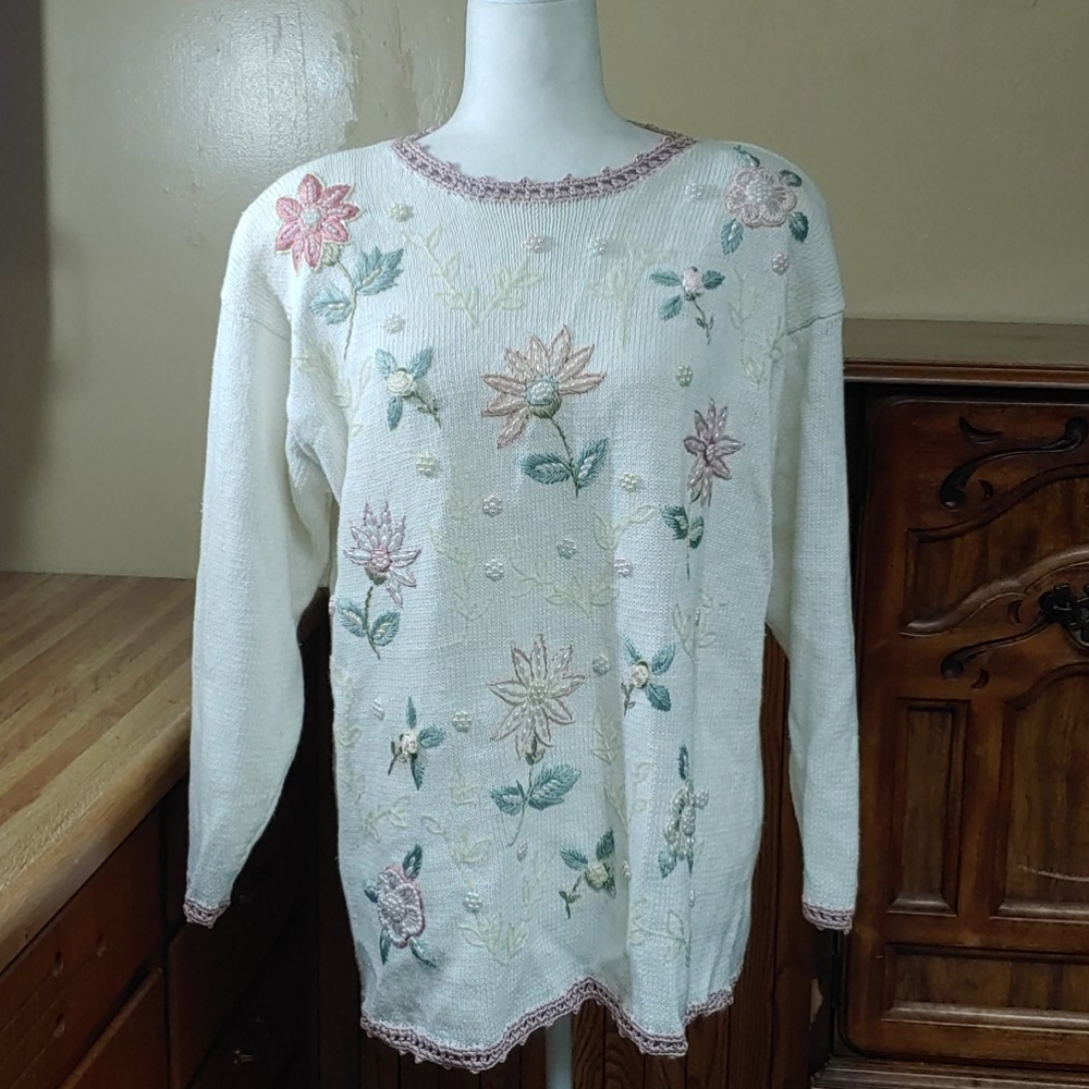 Shenanigans Vintage Flower and Pearls Beaded Sweater M